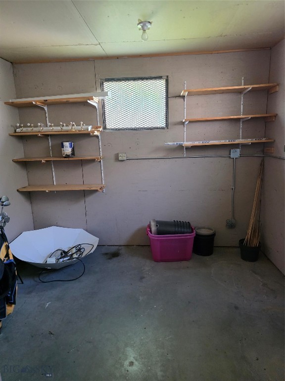 331 North Walnut Street Dillon, MT 59725 - Photo 27 of 30 Office room back of garage