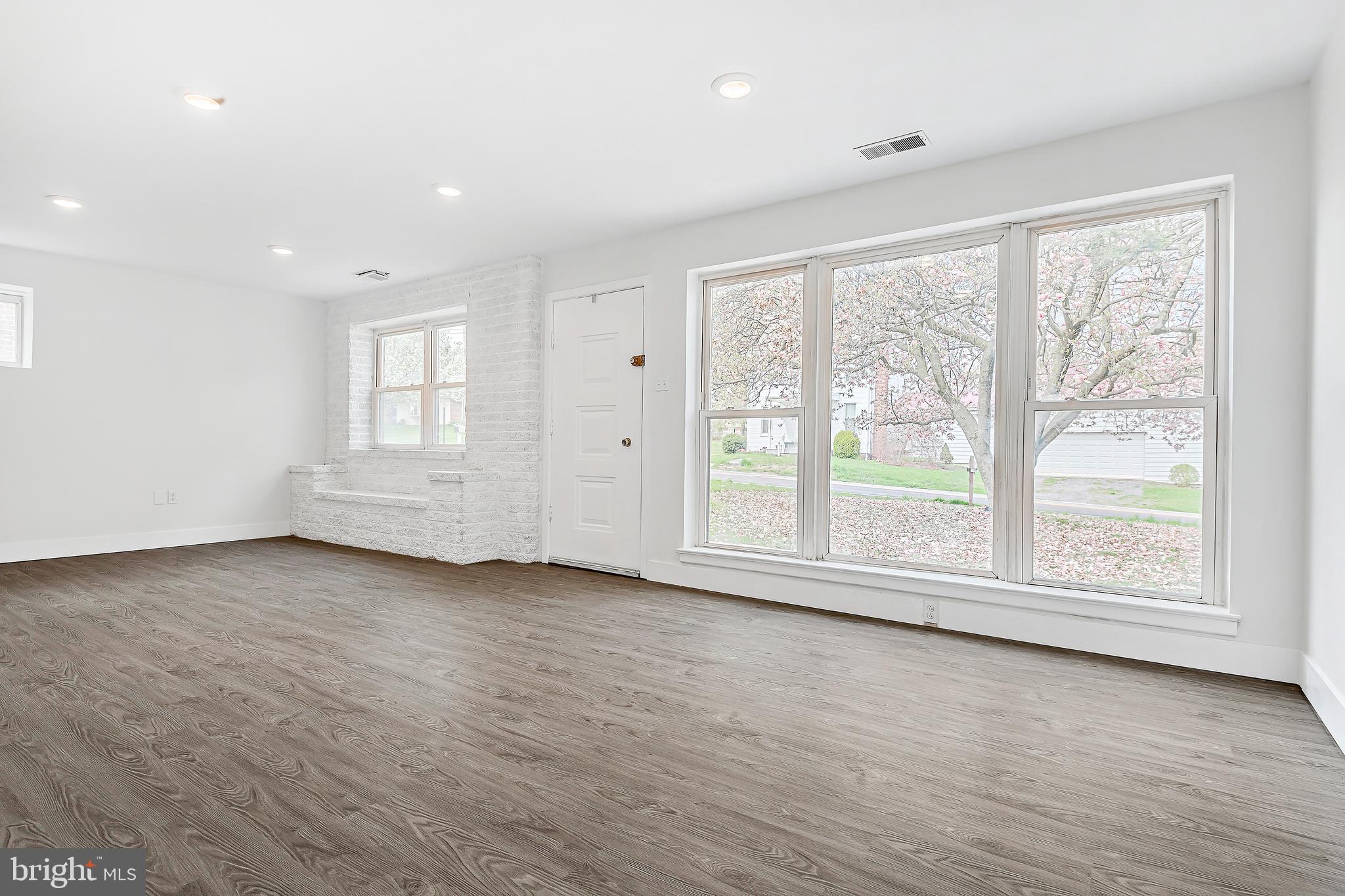 1762 Druck Valley Road York, PA 17406 - Photo 4 of 25 Gallery Image 4