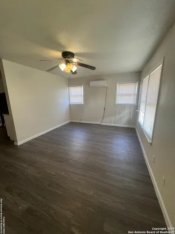 $1,000 | 1714 Center Street, San Antonio, TX 78202