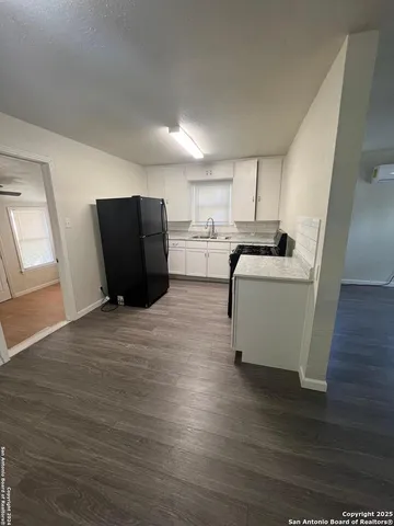 $1,000 | 1714 Center Street, San Antonio, TX 78202