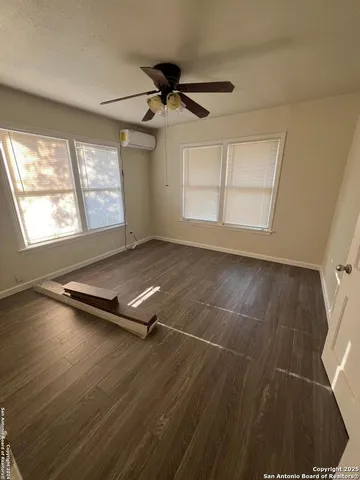 $1,000 | 1714 Center Street, San Antonio, TX 78202