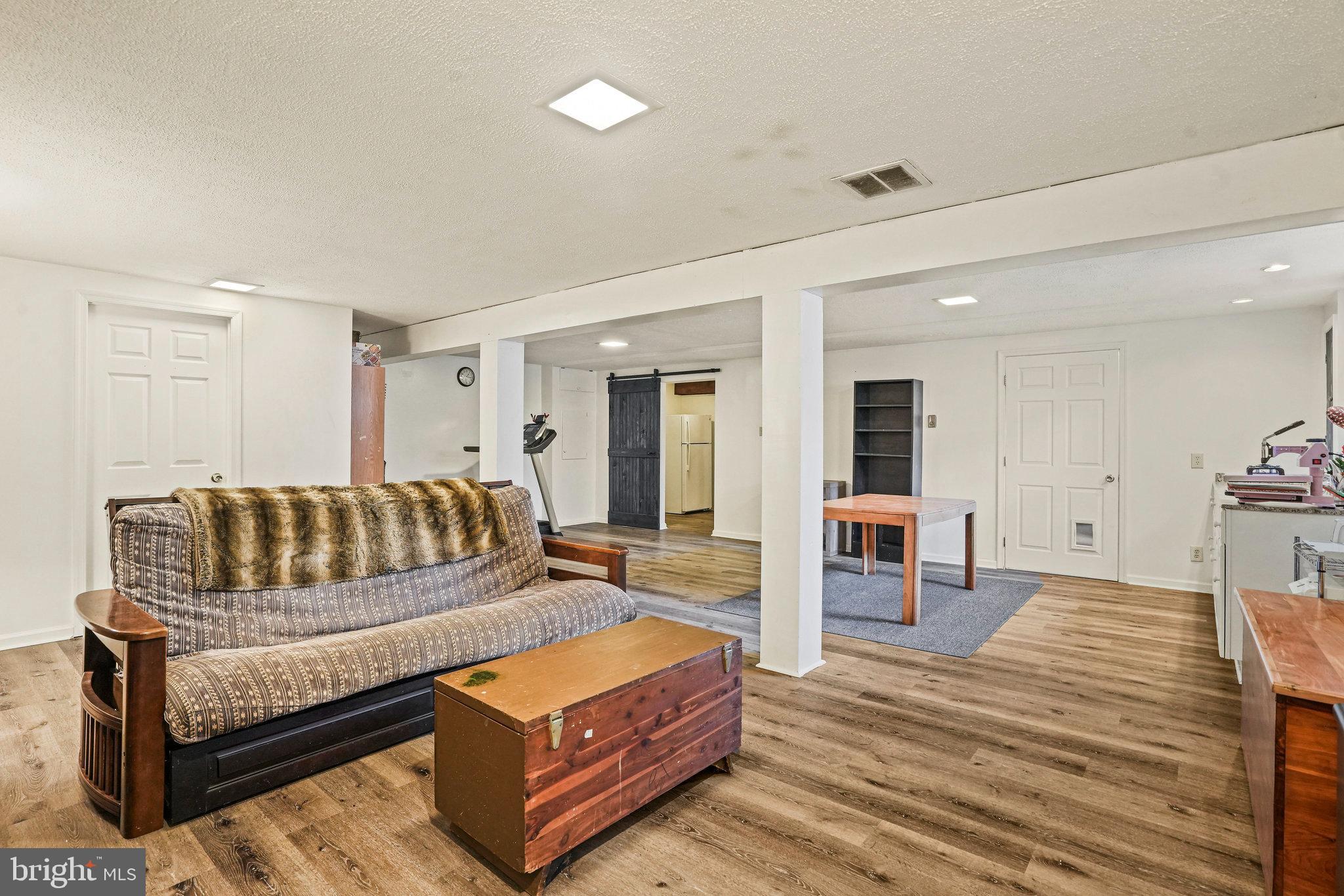 11424 Rambling Road Gaithersburg, MD 20879 - Photo 19 of 24 Gallery Image 19