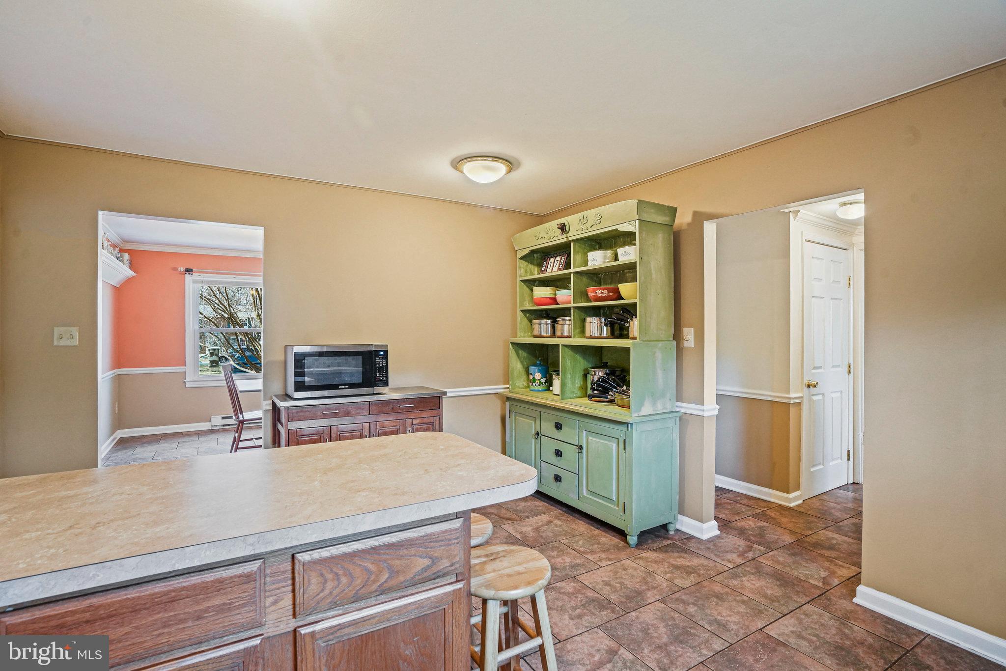 11424 Rambling Road Gaithersburg, MD 20879 - Photo 9 of 24 Gallery Image 9