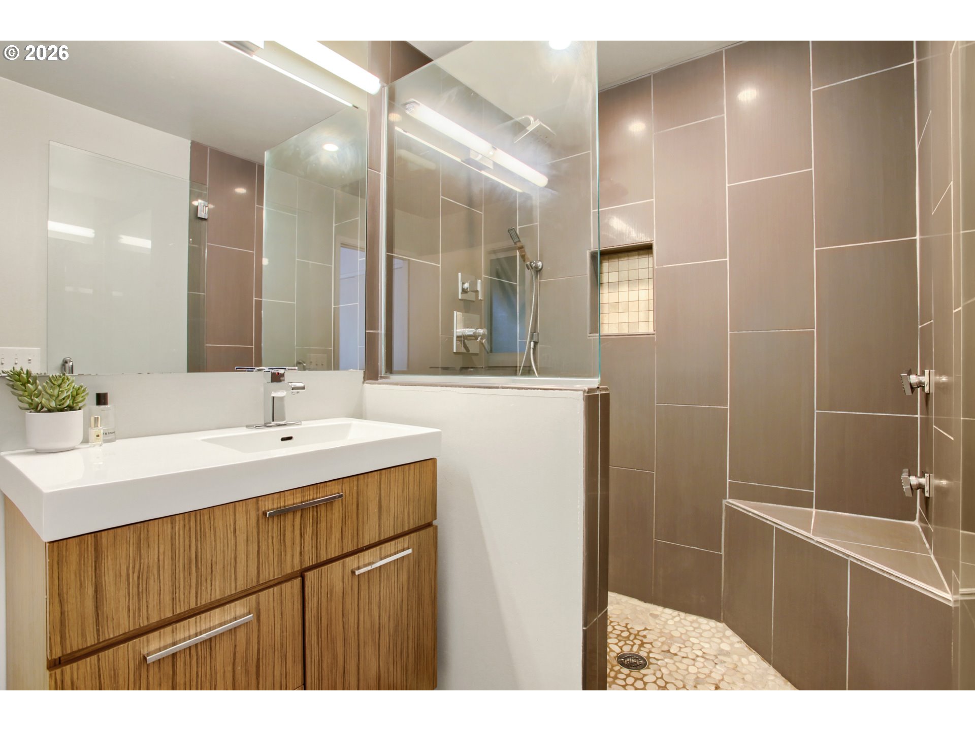 6255 Southwest Old Scholls Ferry Road Portland, OR 97223 - Photo 17 of 30 Bathroom