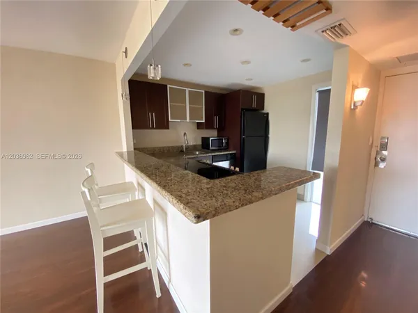$1,900 | 3401 North Country Club Drive, Unit 504, Aventura, FL 33180