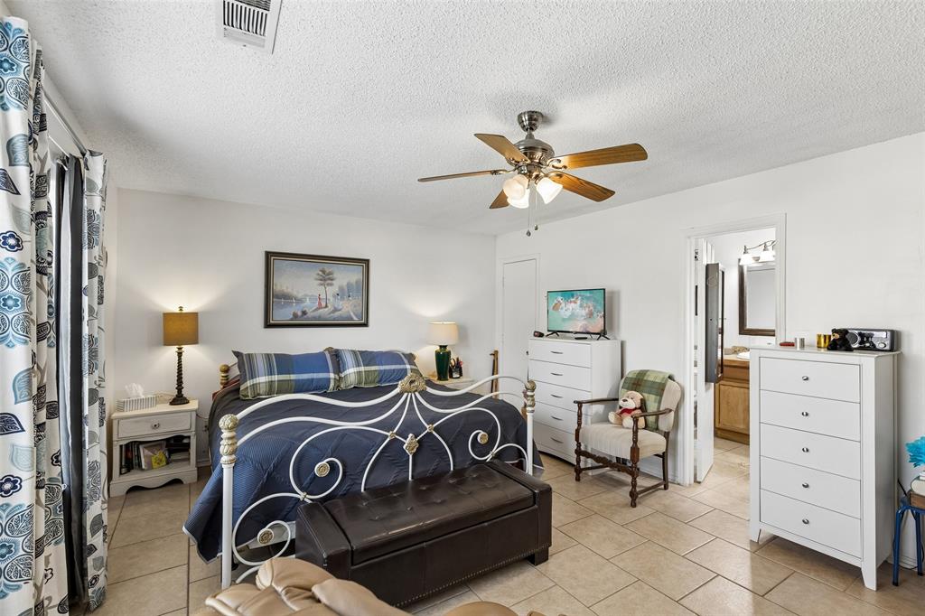 1317 Trinity View Street Irving, TX 75060 - Photo 22 of 31 a living room with furniture
