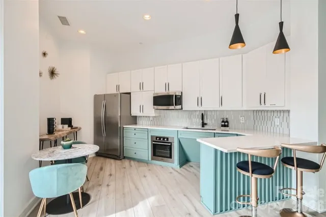 $474,900 | 333 West Trade Street, Unit 708, Charlotte, NC 28202