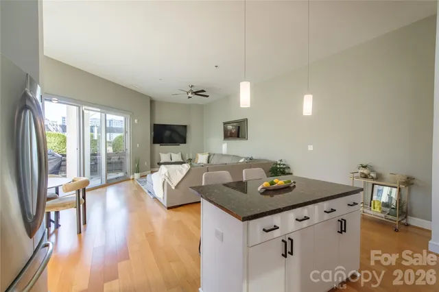 $474,900 | 333 West Trade Street, Unit 708, Charlotte, NC 28202