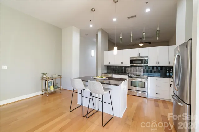 $474,900 | 333 West Trade Street, Unit 708, Charlotte, NC 28202