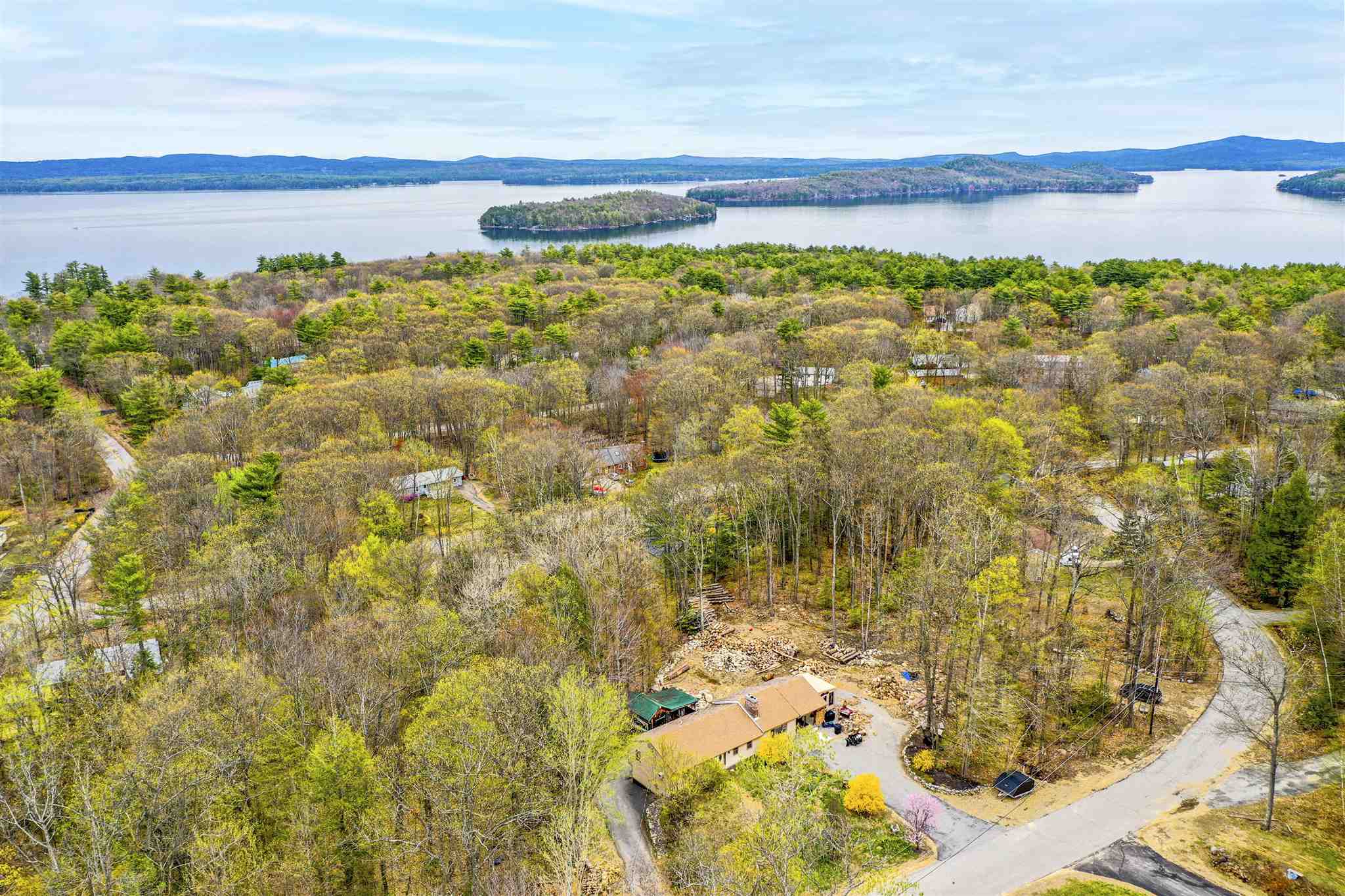 27 Hook Road Gilford, NH 03249 - Photo 4 of 30