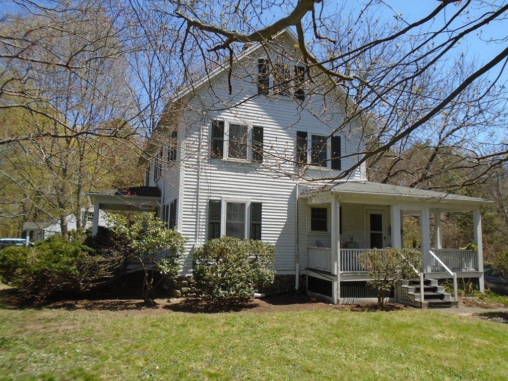 61 Maple Street Middleton, MA 01949 - Photo 2 of 20 Gallery Image 2