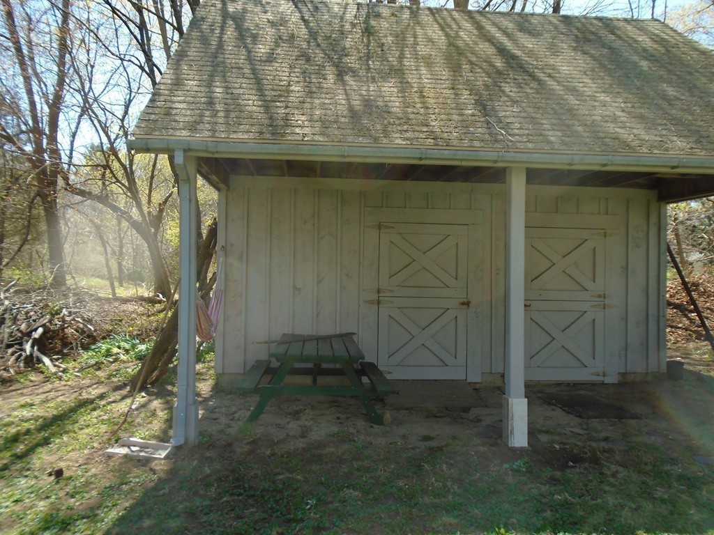 61 Maple Street Middleton, MA 01949 - Photo 5 of 20 Gallery Image 5