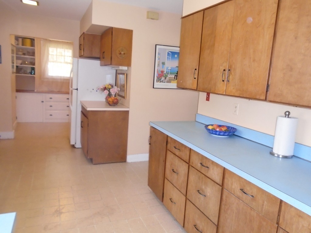 61 Maple Street Middleton, MA 01949 - Photo 10 of 20 Gallery Image 10
