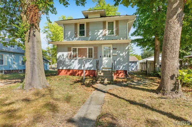 $107,500 | 709 Mayo Street, Carlinville, IL 62626