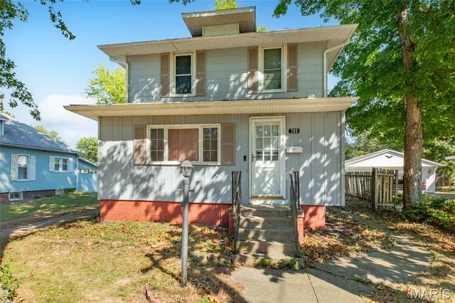 $107,500 | 709 Mayo Street, Carlinville, IL 62626