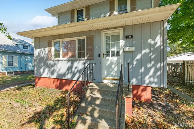 $107,500 | 709 Mayo Street, Carlinville, IL 62626