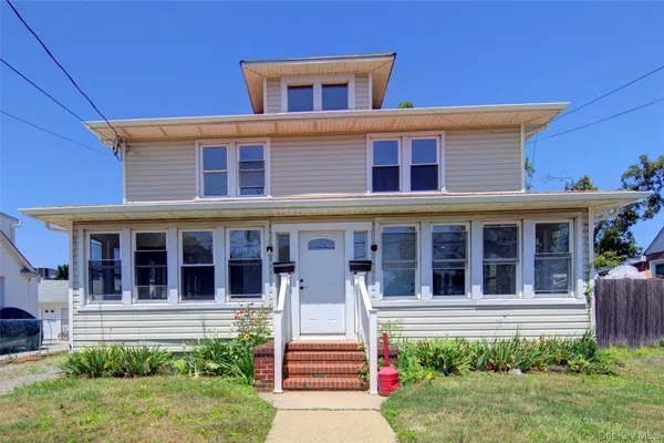 $4,200 | 16 Roosevelt Avenue, Unit 14, Hicksville, NY 11801