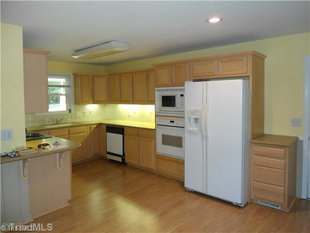 600 Alpine Road Winston-Salem, NC 27104 - Photo 4 of 15 Kitchen.