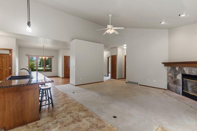 390 Woodlake Road Kohler, WI 53044 - Photo 5 of 25 Living Room