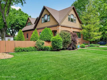 $975,000 | 380 Selborne Road, Riverside, IL 60546