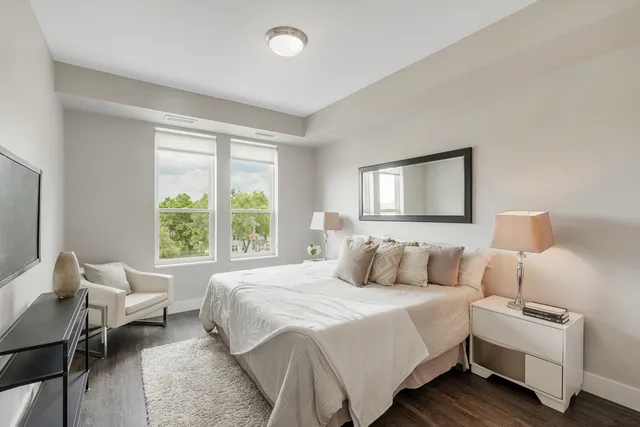 $2,422 | 101 West Liberty Street, Unit 104, Barrington, IL 60010