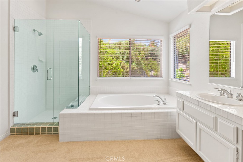 2311 Gillingham Circle Thousand Oaks, CA 91362 - Photo 24 of 71 Separate Shower and Tub