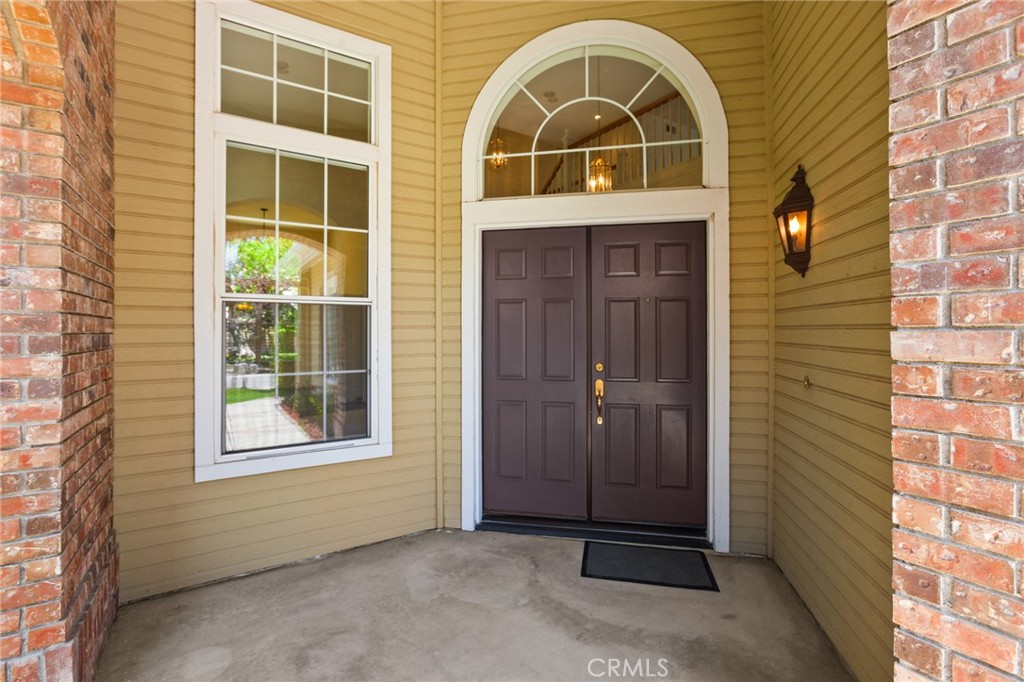 2311 Gillingham Circle Thousand Oaks, CA 91362 - Photo 5 of 71 Covered front Porch