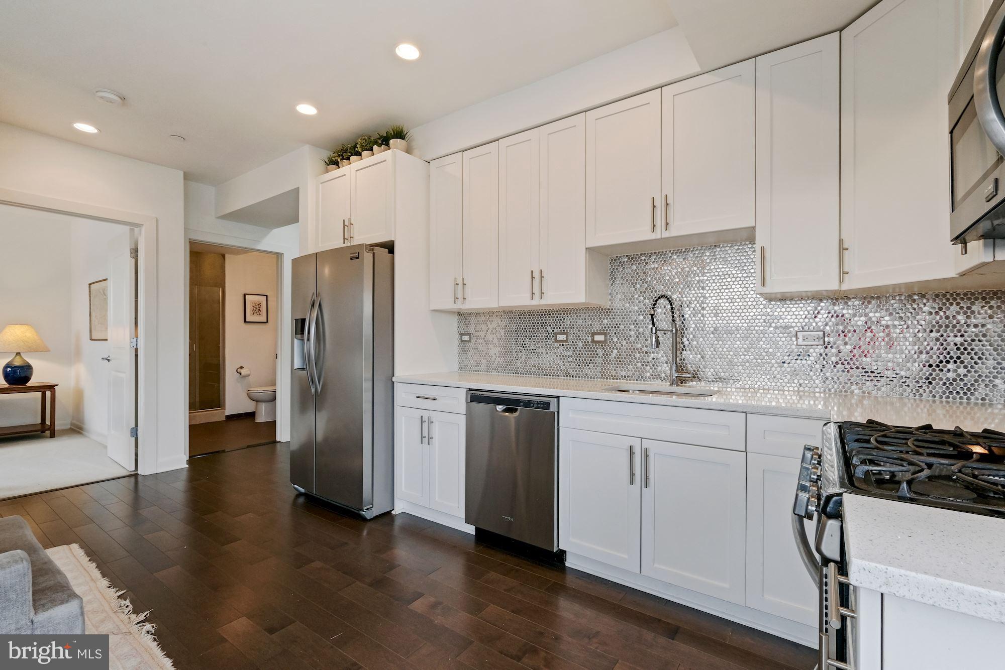 401 15th Street Southeast, Unit 403 Washington, DC 20003 - Photo 13 of 31 Kitchen