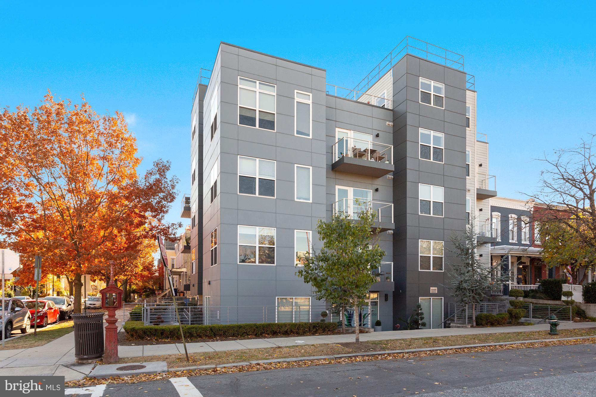 401 15th Street Southeast, Unit 403 Washington, DC 20003 - Photo 3 of 31 #204 - Corner Unit -South & East Exposures
