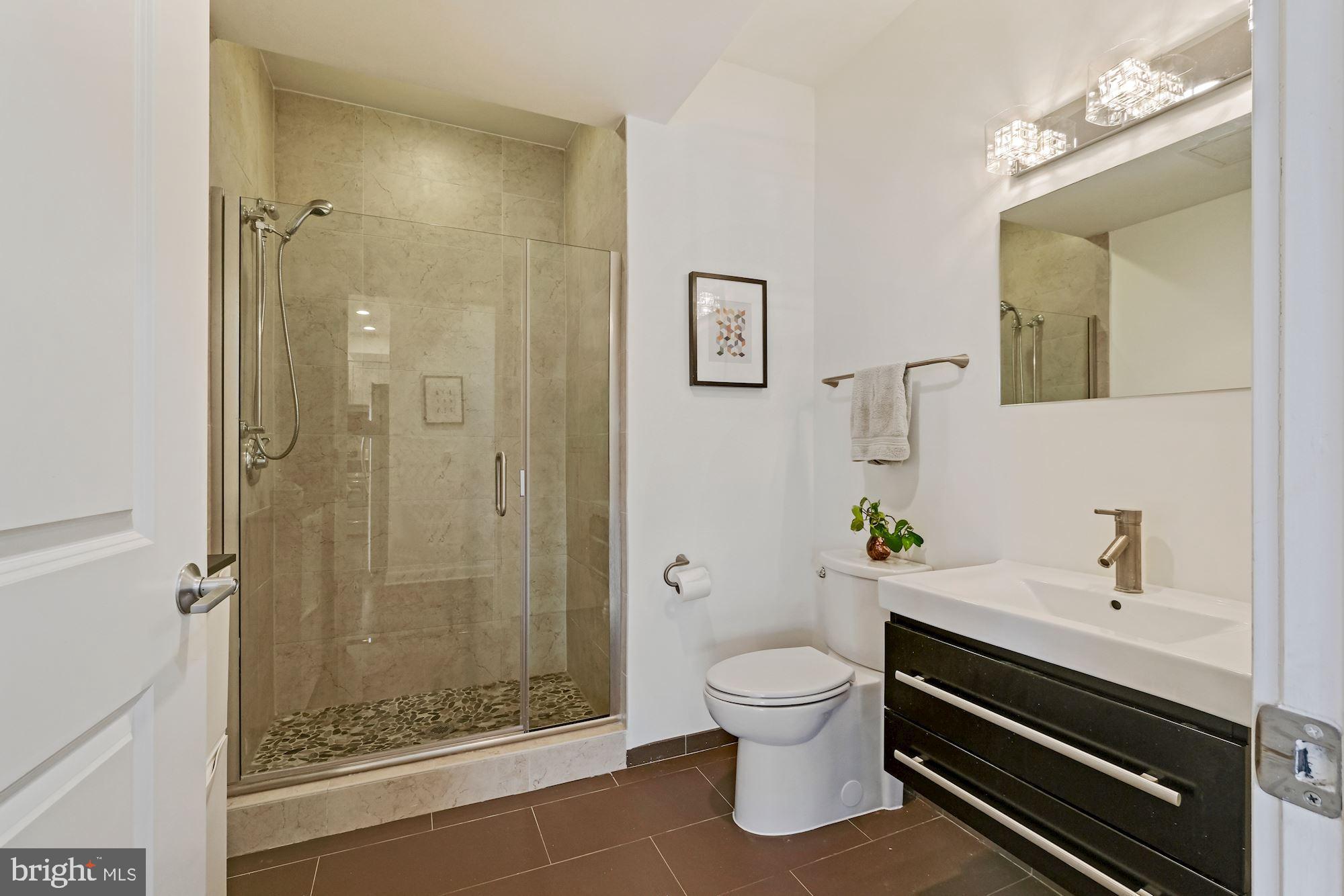 401 15th Street Southeast, Unit 403 Washington, DC 20003 - Photo 28 of 31 Second Bathroom