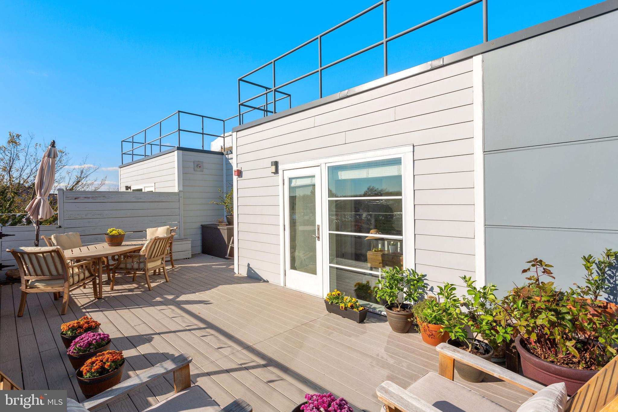 401 15th Street Southeast, Unit 403 Washington, DC 20003 - Photo 6 of 31