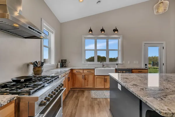 $775,000 | 2927 90th Avenue Northeast, Sauk Rapids, MN 56379