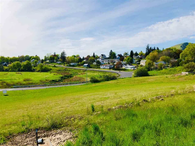 $39,000 | 438 South College Street, Tekoa, WA 99033