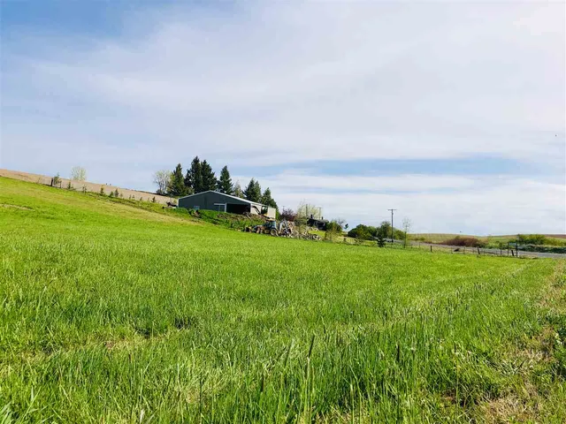 $40,000 | 438 South College Street, Tekoa, WA 99033