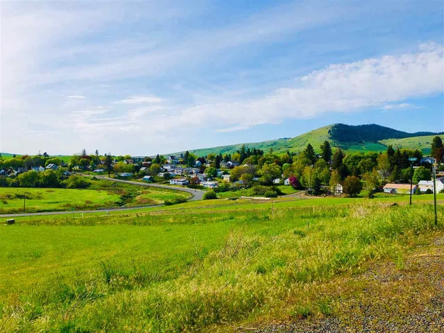 $40,000 | 438 South College Street, Tekoa, WA 99033