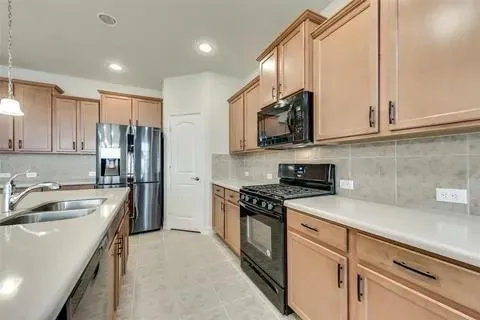 $2,950 | 421 Windward Drive, Little Elm, TX 75068