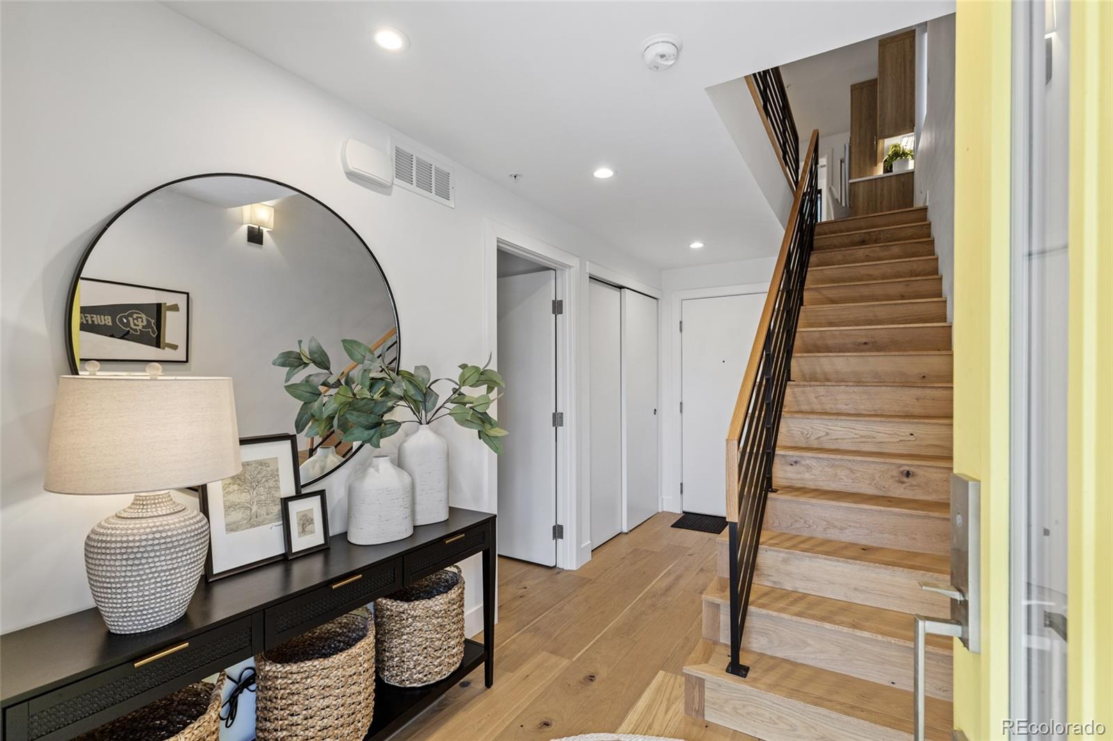 2475 Walnut Street Boulder, CO 80302 - Photo 6 of 50 a living room with furniture
