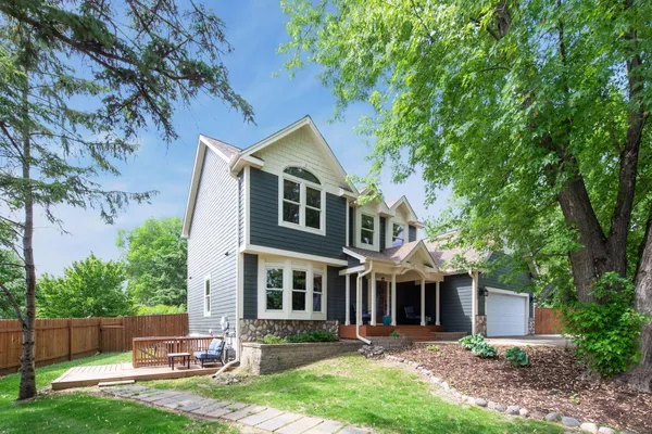 $800,000 | 13426 Excelsior Boulevard, Minnetonka, MN 55345