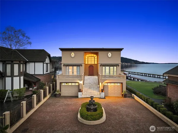 $4,700,000 | 4701 Northeast Shore Place, Lake Forest Park, WA 98155