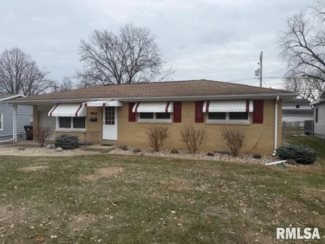 $129,900 | 2530 North Victoria Avenue, Peoria, IL 61604