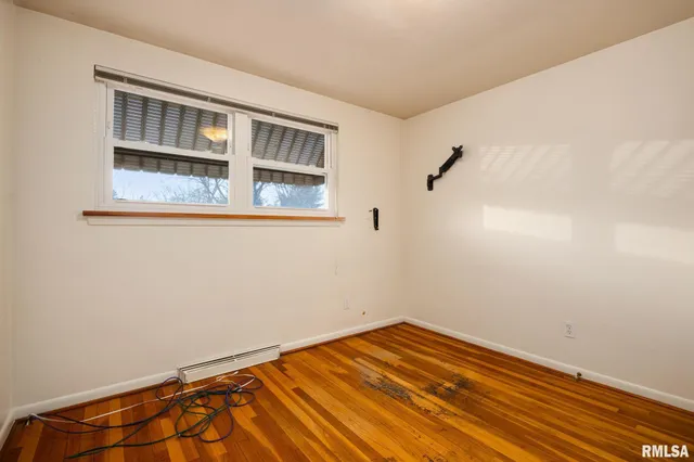 $129,900 | 2530 North Victoria Avenue, Peoria, IL 61604