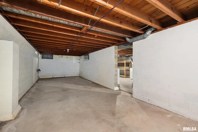 $129,900 | 2530 North Victoria Avenue, Peoria, IL 61604