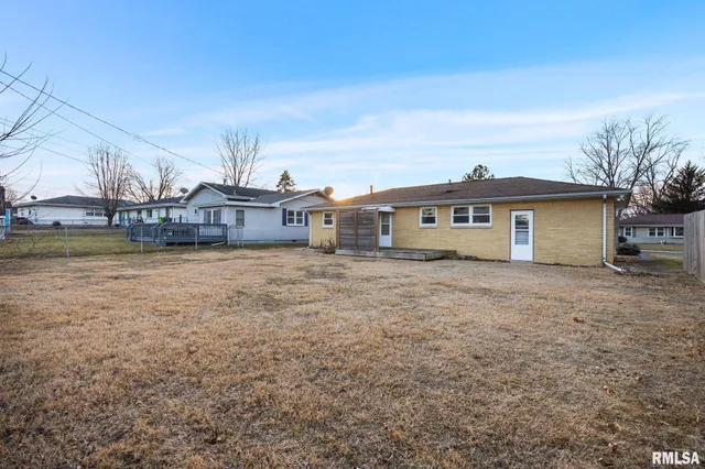 $129,900 | 2530 North Victoria Avenue, Peoria, IL 61604