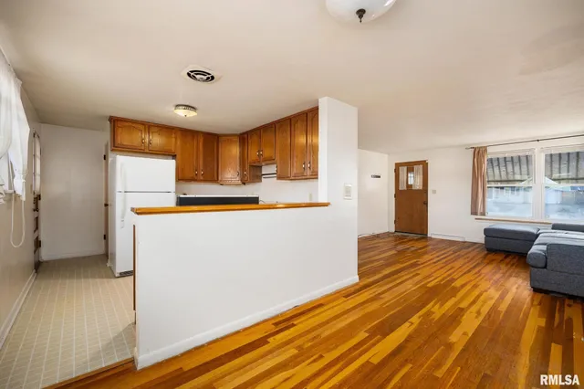 $129,900 | 2530 North Victoria Avenue, Peoria, IL 61604