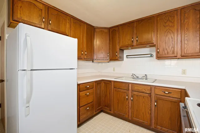 $129,900 | 2530 North Victoria Avenue, Peoria, IL 61604