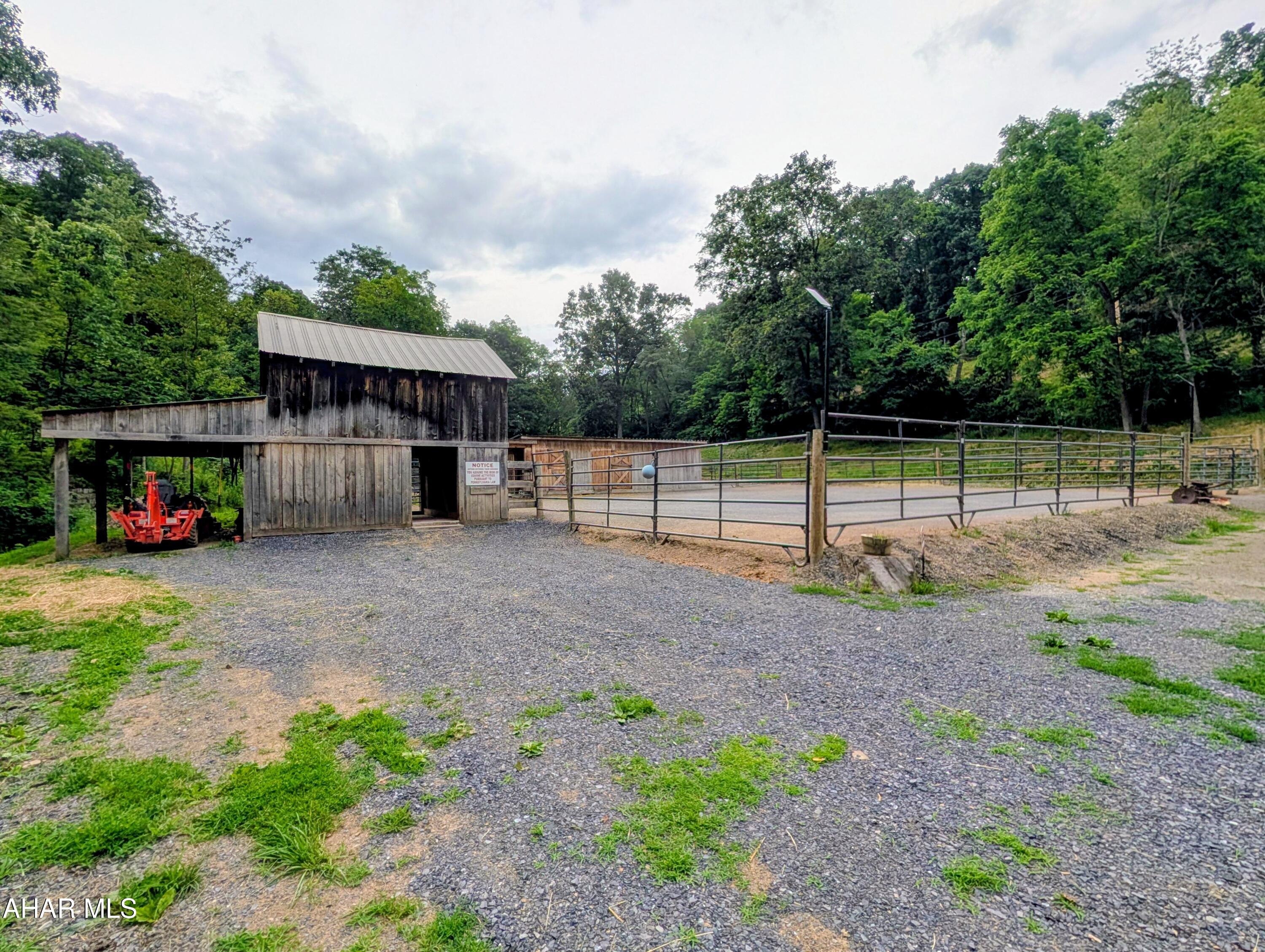 587 Point Road Bedford, PA 15522 - Photo 18 of 92