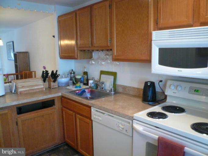 1705 Whisperhill Drive Reston, VA 20194 - Photo 15 of 17 Updated Kitchen