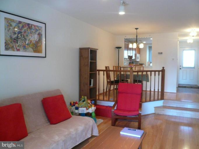1705 Whisperhill Drive Reston, VA 20194 - Photo 2 of 17 Hardwood flooring