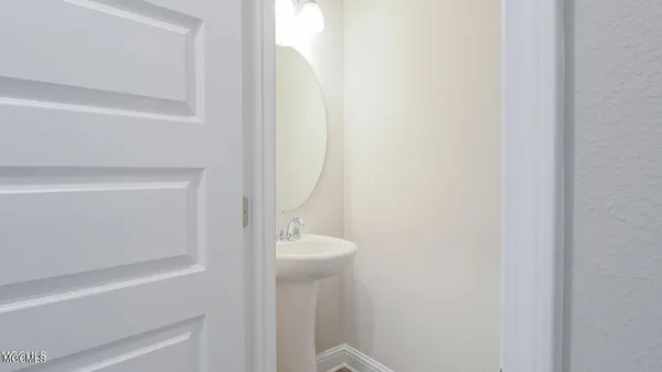 $2,200 | 10689 Chapelwood Drive, Gulfport, MS 39503