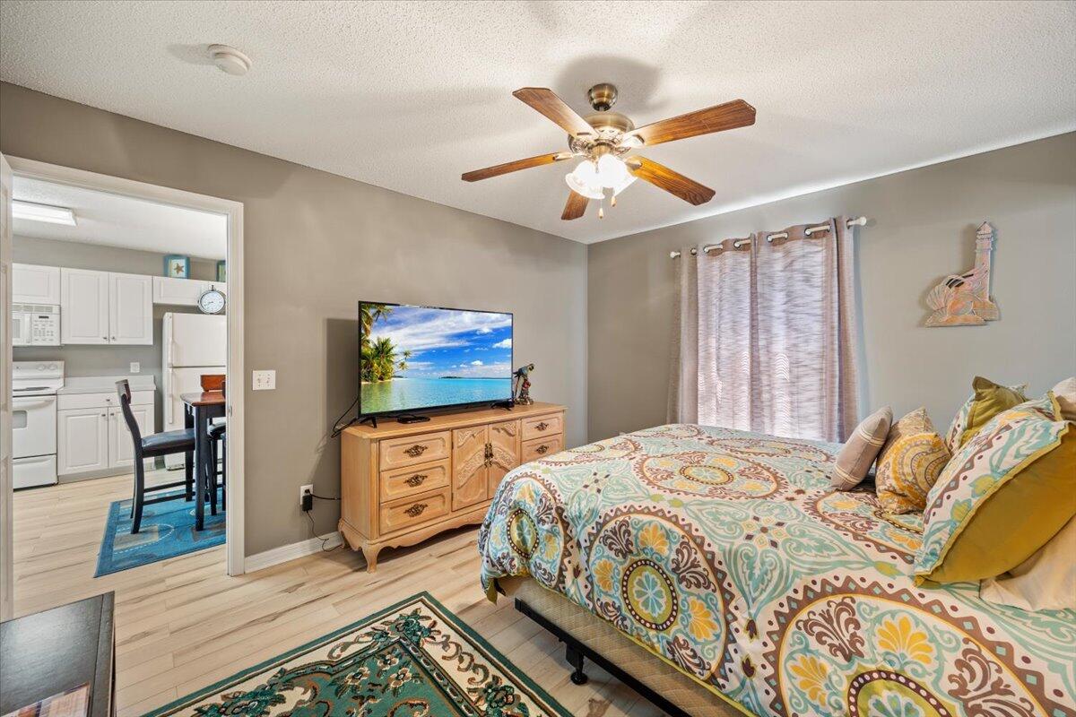 7666 Chablis Circle Navarre, FL 32566 - Photo 16 of 20